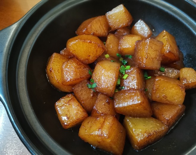  Braised Daikon Radish in pot