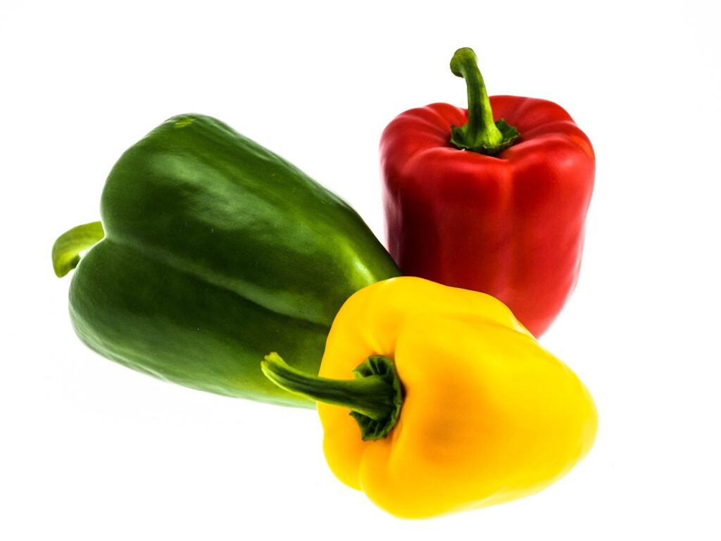 3 bell pepper with different color