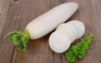 daikon radish and daikon radish slice