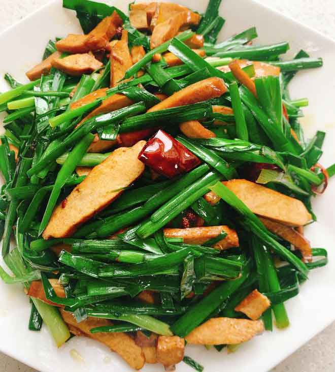  Stir-Fried Garlic Chives with Dried Tofu