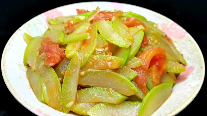 Tomato Stir-fried Bottle gourd