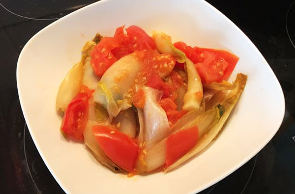  Tomato and Endive Stir-fry