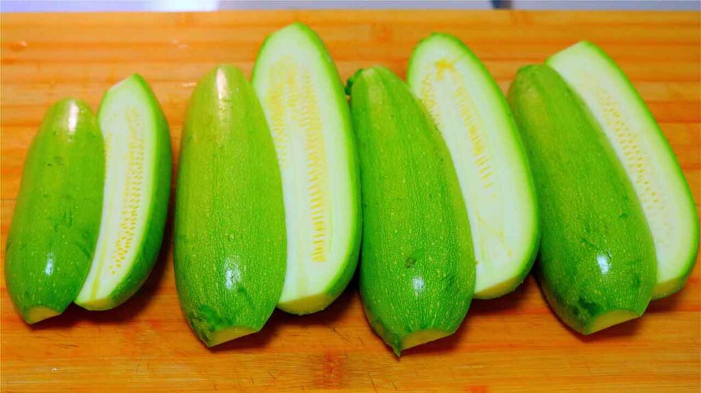 8 pieces of zucchini