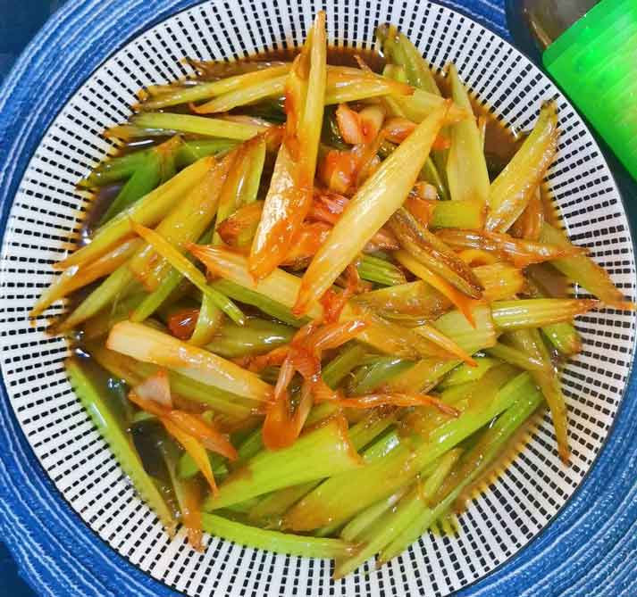 Stir-Fried Celery with Leeks