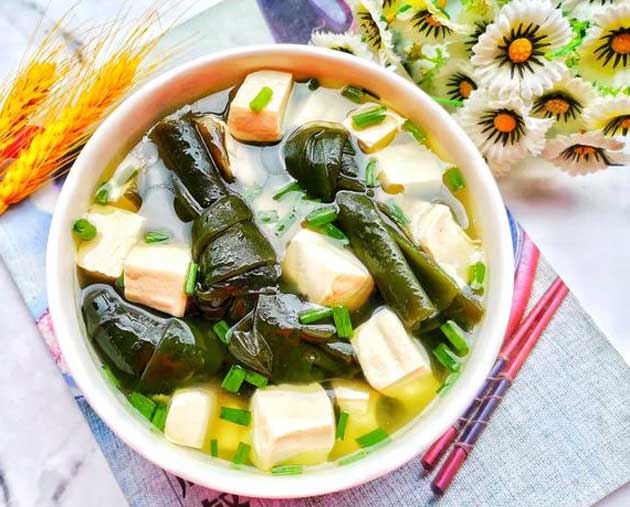 Tofu and Kelp Soup